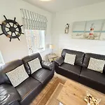 Holiday home Puffin Perch - Part Of The The Bay Village With Pool, Gym And Direct Access, Pub, Restaurant, Tennis And Meadows Walks Filey