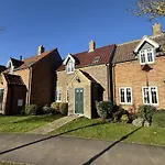Puffin Perch - Part Of The The Bay Village With Pool, Gym And Direct Access, Pub, Restaurant, Tennis And Meadows Walks Filey