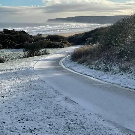 Puffin Perch - Part Of The The Bay Village With Pool, Gym And Direct Access, Pub, Restaurant, Tennis And Meadows Walks Casa de Férias Filey