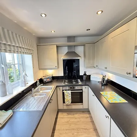 Puffin Perch - Part Of The The Bay Village With Pool, Gym And Direct Access, Pub, Restaurant, Tennis And Meadows Walks Casa de Férias Filey