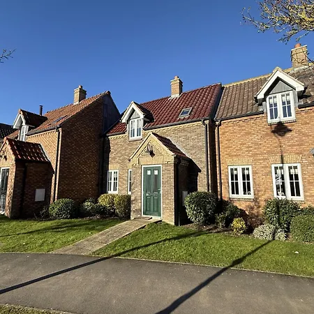 Puffin Perch - Part Of The The Bay Village With Pool, Gym And Direct Access, Pub, Restaurant, Tennis And Meadows Walks Filey