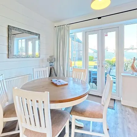 Puffin Perch - Part Of The The Bay Village With Pool, Gym And Direct Access, Pub, Restaurant, Tennis And Meadows Walks