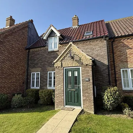 Puffin Perch - Part Of The The Bay Village With Pool, Gym And Direct Access, Pub, Restaurant, Tennis And Meadows Walks Filey