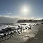Puffin Perch - Part Of The The Bay Village With Pool, Gym And Direct Access, Pub, Restaurant, Tennis And Meadows Walks Filey